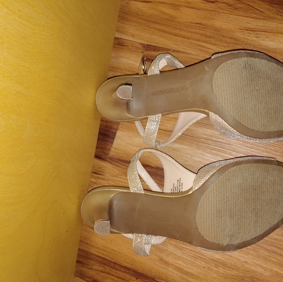 Gold Marbella sandals - Picture 3 of 4